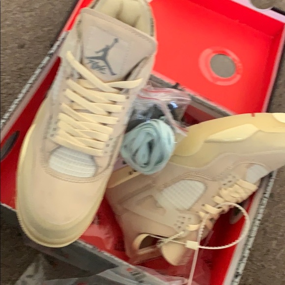 Off White Retro Jordan 4’s main image 5